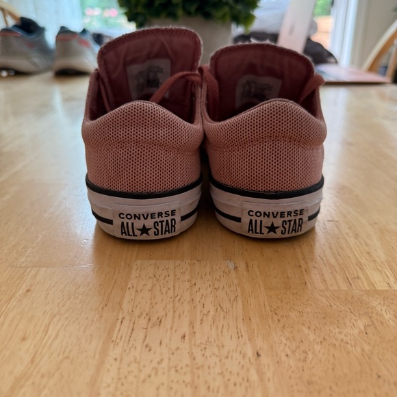 Pink Converse - Picture 4 of 7